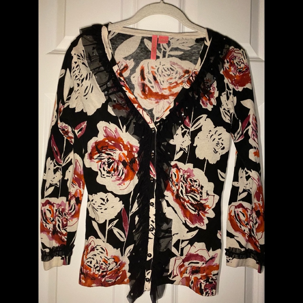NWOT Charlotte lightweight button down floral cardigan with lace detail.